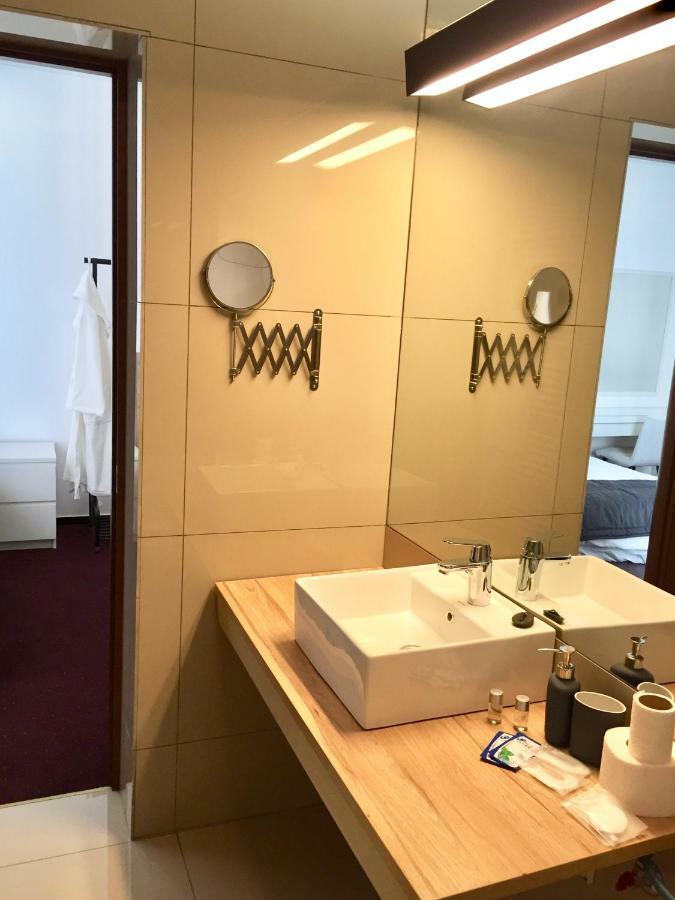 Casa Coquette Buzau Apartment Bagian luar foto