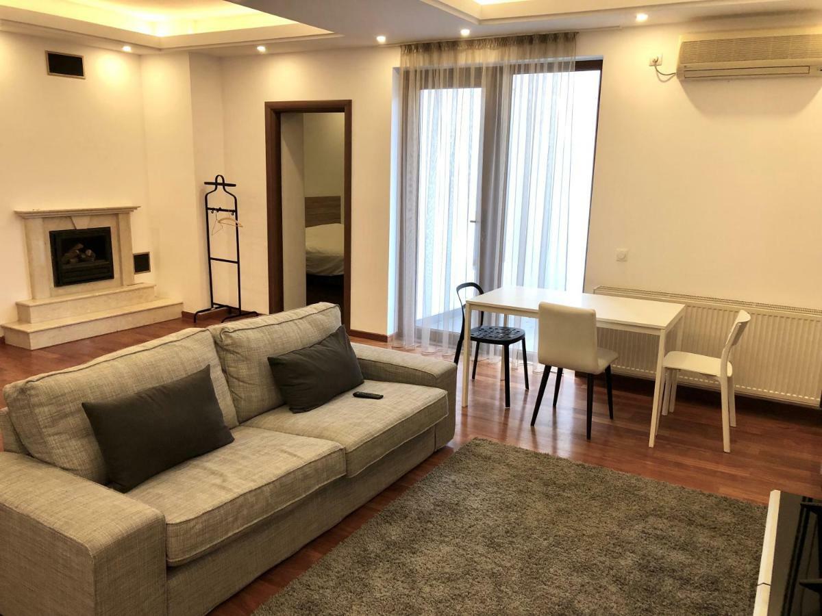 Casa Coquette Buzau Apartment Bagian luar foto